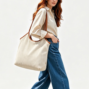 Sac de plage grande capacité pour <span class=keywords><strong>femme</strong></span> avec fermeture éclair sécurisée, sac à bandoulière léger pour voyage, sac hobo en nylon durable - Product Image 1