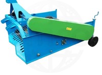 Mesin Panen Kentang & Wortel Mini dengan Mesin & Gearbox untuk Penggunaan Pertanian yang Dipasang di Traktor - Produktivitas Tinggi & Pengoperasian Mudah dengan Penggerak Gigi