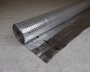 Bobine d'<span class=keywords><strong>isolation</strong></span> en feuille d'aluminium résistant à la chaleur 5*5 maille <span class=keywords><strong>isolation</strong></span> en fibre de verre toit <span class=keywords><strong>mince</strong></span> <span class=keywords><strong>isolation</strong></span> réfléchissante thermique - Product Image 3