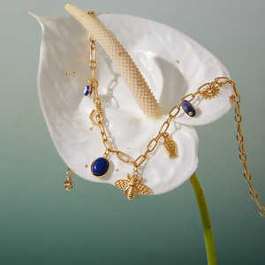 Collier en acier inoxydable avec breloque abeille et pendentif en lapis-lazuli pour femme, bijoux tendance - Product Image 2