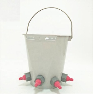 Seau d'alimentation en plastique pour animaux, 5 pièces, <span class=keywords><strong>prix</strong></span> d'usine, bébés, pattes <span class=keywords><strong>de</strong></span> laine, mouton, <span class=keywords><strong>lait</strong></span>, vente - Product Image 1