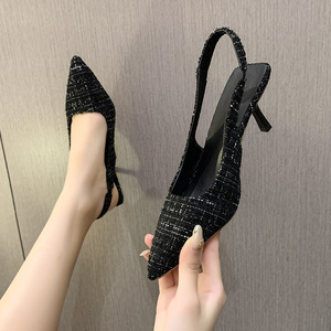 Nouvelles chaussures de mariage Xiuhe françaises confortables en cuir véritable à talons hauts, bout pointu, talons fins, boutons carrés et strass, semelle en caoutchouc - Product Image 4