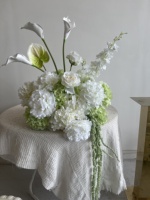 Boule de fleurs artificielle personnalisée RK346 en soie blanche et verte pour centre de table de mariage de luxe et décoration d'événements
