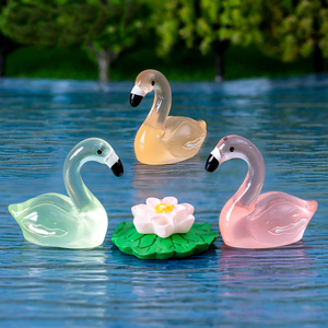 Figurines de flamants roses miniatures qui brillent dans le noir, mini flamants roses lumineux en résine, artisanat pour la décoration de micro-paysages et d'aquariums DIY - Product Image 4
