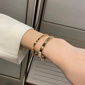 Kajia งานหัตถกรรมระดับไฮเอนด์สร้อยข้อมือทองคำรูปดาวคลาสสิกรุ่นกว้างสีโรสโกลด์กำไลแฟชั่นเฉพาะบุคคล - Product Image 3