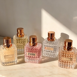 Eau De Parfum da 50ml per Donne, Fragranza Fresca Fruttata Floreale di Lunga Durata in Flacone di Vetro, Profumo Femminile per Feste e Appuntamenti, Etichetta Personalizzata per Vendita all'Ingrosso - Product Image 2