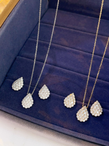 Xinfly Oferta Especial de Moda, Juego de Aretes y Collar de Oro Real de 18K con Diamantes Naturales, Joyería Fina Au750 para Mujer - Product Image 1