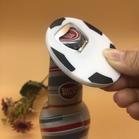 Pembuka Botol Magnet Kulkas Sepak Bola Kustom Hadiah Promosi Kerajinan Magnet Plastik Logam Dengan Logo