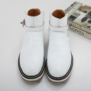 Botines blancos 100% piel de cocodrilo, punta redonda, correa con hebilla, plataforma, suela de goma antideslizante, estilo otoño e invierno - Product Image 3