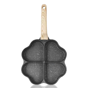 Sartén de aluminio RAF R.2546 de 19 cm con cuatro compartimentos, mango con textura de madera negra moteada, compatible con estufas eléctricas, de gas y vitrocerámicas. - Product Image 3