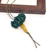 Handgemaakte gehaakte fruit- en groentehanger van raffia, geweven bananen- en paddenstoelvormige tas-hanger sleutelhanger voor rugzak, handtas, feestdagencadeau