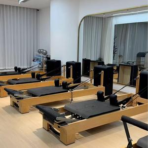 Máquina Reformer de Madera Rosa de Alta Calidad para Entrenamiento en Casa, Ajustable, Lista para Enviar de Fábrica, para Mujeres - Product Image 5
