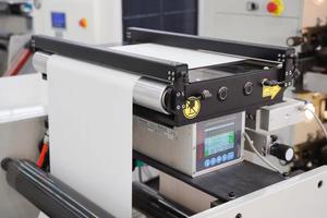 2025 8-Farben-Flexodruckmaschine mit 8 LED-UV-Automatik etiketten drucker Buchdruck platten typ für den Druck von Rolle zu Rolle - Product Image 5