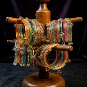 Brazalete Zoryn de Acero Inoxidable con Cristales de Imitación y Dijes de Campana, Estilo Étnico Retro Vintage Boho para Mujer, Regalo Certificado - Product Image 1