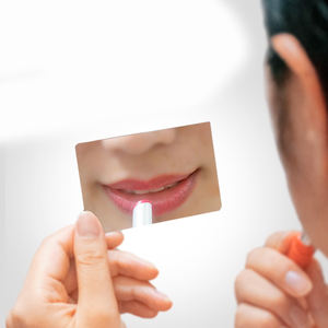 Espejo de bolsillo de tarjeta de cuero de acero inoxidable, espejo cosmético portátil, se puede personalizar el logotipo - Product Image 6