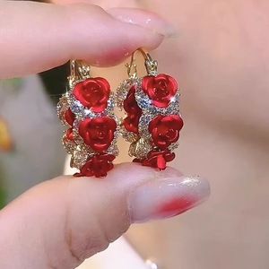 <span class=keywords><strong>Orecchini</strong></span> Eleganti in Stile Romantico Francese, Placcati in Oro 18K <span class=keywords><strong>con</strong></span> Design di Nicchia Rosso Lussuoso per Feste - Product Image 1