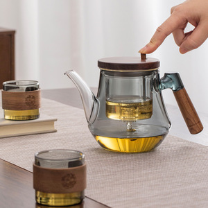 Ensemble de théière en verre borosilicaté Théière en verre moderne avec manche en noyer et infuseur en bois pour servir du <span class=keywords><strong>thé</strong></span> au café - Product Image 4