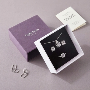 Caja de Joyería Portátil Personalizable de Papel Rígido con Grabado en Relieve - Empaque Ecológico de Alta Gama para Pendientes y Pequeños Regalos - Product Image 1
