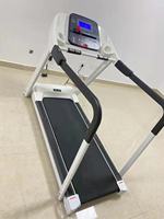 Tapis de course électrique à contrôle magnétique JINYU pour entraînement des membres inférieurs chez les personnes âgées