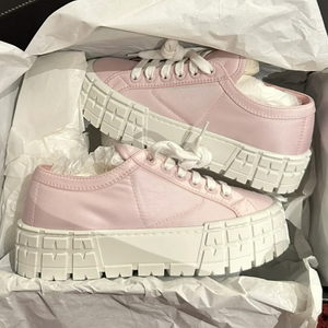 Zapatillas de moda rosas para mujer, planas informales, con plataforma de hongo, cómodas, de lona transpirable, ligeras, antideslizantes, con puntera robusta. - Product Image 1