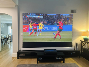 Pantalla de Proyección Motorizada de Piso con Cristal ALR de 72-150''GCSP para Proyector Láser <span class=keywords><strong>HISENSE</strong></span> PX3-PRO TriChroma - Product Image 2