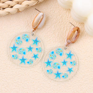 Pendientes de tuerca acrílicos redondos con estilo con conchas impresas, joyería de oreja de moda única para mujer, estilo de <span class=keywords><strong>vacaciones</strong></span> <span class=keywords><strong>en</strong></span> la playa - Product Image 4