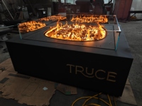 Table de feu carrée en acier au carbone pour patio et jardin, avec allumage à distance et pare-vent en verre, personnalisable