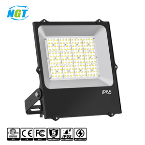 Projecteurs LED NGTlight, réflecteurs de sécurité, projecteur LED 240W 33600Lm pour parking, entrepôt et zone industrielle en extérieur - Product Image 1