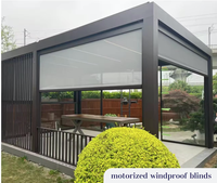 Pergola en aluminium à toit à lamelles imperméable pour jardin, motorisée, résistante au vent, avec drainage intégré