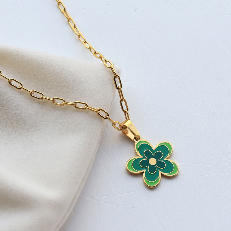 สีเขียว