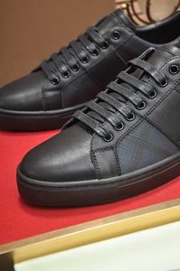 Chaussures de marche pour hommes de luxe de haute qualité, conçues par des designers, avec semelles plates antidérapantes, dessus en daim, amorti, style décontracté - Product Image 3