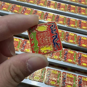 Épingles à revers en émail dur et doux en métal doré, logo <span class=keywords><strong>de</strong></span> vêtements, col <span class=keywords><strong>de</strong></span> chapeau, vente en gros en Chine, personnalisées en vrac - Product Image 3