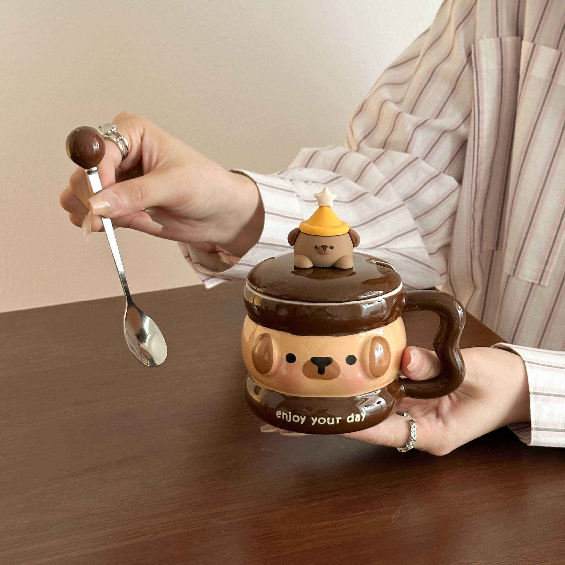 สีน้ำตาล