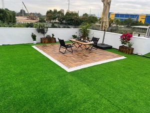 Gazon artificiel 50 mm, pelouse synthétique haute densité, tapis décoratif vert réaliste pour extérieur - Product Image 4
