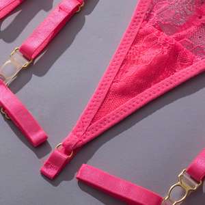Ensemble de lingerie sexy en dentelle brodée à trois pièces, avec bretelles à col suspendu, uniforme sexy, tentation, jarretière à trois points, pour femmes - Product Image 5