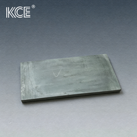 Plaque réfractaire en carbure de silicium NBSiC à faible glissement KCE, liée au nitrure, pour la soudure et la découpe à haute température à long terme
