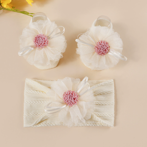 Conjunto de Meias e Faixa de Cabelo para Bebê Primavera Verão com Flor em Camadas e Fita Dourada de Organza – Adereços para Fotografia de Recém-Nascidos – Atacado - Product Image 1