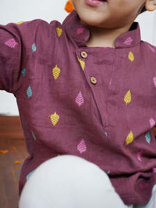 Ensemble Kurta en coton imprimé pour garçons avec pyjama blanc – Tenue ethnique traditionnelle pour fêtes et mariages – Ensemble Kurta pour enfants - Product Image 4