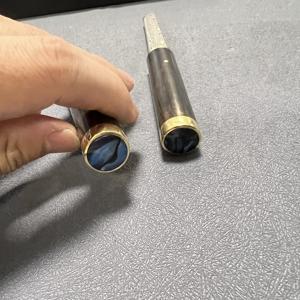 سكين صيد ذو نصل ثابت بمقبض أسطواني من خشب الأبنوس وفولاذ دمشقي تانتو مع حلقة نحاسية مرصعة بحجر يشبه الياقوت، تصنيع حسب الطلب - Product Image 3