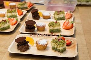 Cuencos y platos de vaina de hoja de palma Areca ecológicos desechables clásicos Colección de platos y utensilios - Product Image 4