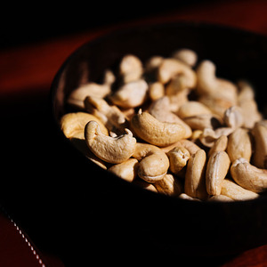 Nueces de Anacardo Grado W180 Calidad Premium con Certificación Orgánica USDA/UE de África, Nueces de Anacardo Enteras en Bolsas al Vacío - Product Image 4