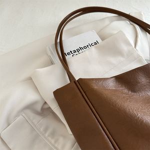 <span class=keywords><strong>Sac</strong></span> fourre-tout à bandoulière en <span class=keywords><strong>cuir</strong></span> PU grande capacité pour femme, nouvelle collection automne-hiver, tendance et élégant, doublure en polyester - Product Image 5