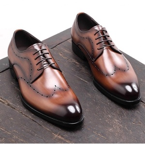 Zapatos de Cuero Marrón Puntiagudos para Hombre Estilo Inglés, Zapatos de Cuero Formales para Bodas y Negocios - Product Image 2