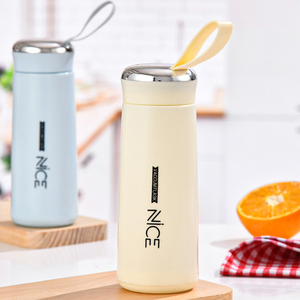Gobelet à <span class=keywords><strong>eau</strong></span> simple et mignon pour étudiantes, anti-chute et de haute qualité, <span class=keywords><strong>bouteille</strong></span> <span class=keywords><strong>en</strong></span> <span class=keywords><strong>verre</strong></span> isolante. - Product Image 2