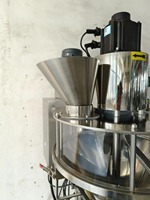 Machine de remplissage et de conditionnement semi-automatique à vis sans fin pour micro-dosage de poudre avec peseuse