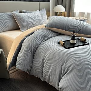 Set di Biancheria da Letto Invernale di Alta Qualità in Velluto di Latte, Quattro Pezzi in Pile Corallo con <span class=keywords><strong>Lenzuola</strong></span> Ispessite in Poliestere per Uso Domestico - Product Image 5
