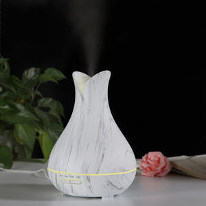 Yx-088 เครื่องกระจายกลิ่นหอมแบบเคลือบทอง 0.5 ลิตร เครื่องเพิ่มความชื้นในอากาศแบบน้ำมันหอมระเหยพร้อมไฟ LED สำหรับใช้ในบ้านและสำนักงาน - Product Image 3