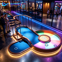 Parcours de mini-golf néon à 9 trous, thème lumière nocturne, populaires et parfaits pour les familles, les fêtes d'enfants et d'adultes, les groupes d'entreprises et les événements sociaux