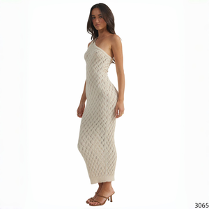 Abito lungo in maglia monospalla asimmetrico da donna, tinta unita, scollato, aderente, con cuciture geometriche diagonali, stile maglione - Product Image 6