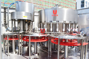 Machine de remplissage automatique de petite bouteille PET de 1-<span class=keywords><strong>5L</strong></span> pour légumes arachide maïs cocotier arachide <span class=keywords><strong>olive</strong></span> comestible <span class=keywords><strong>huile</strong></span> de cuisson prix - Product Image 3